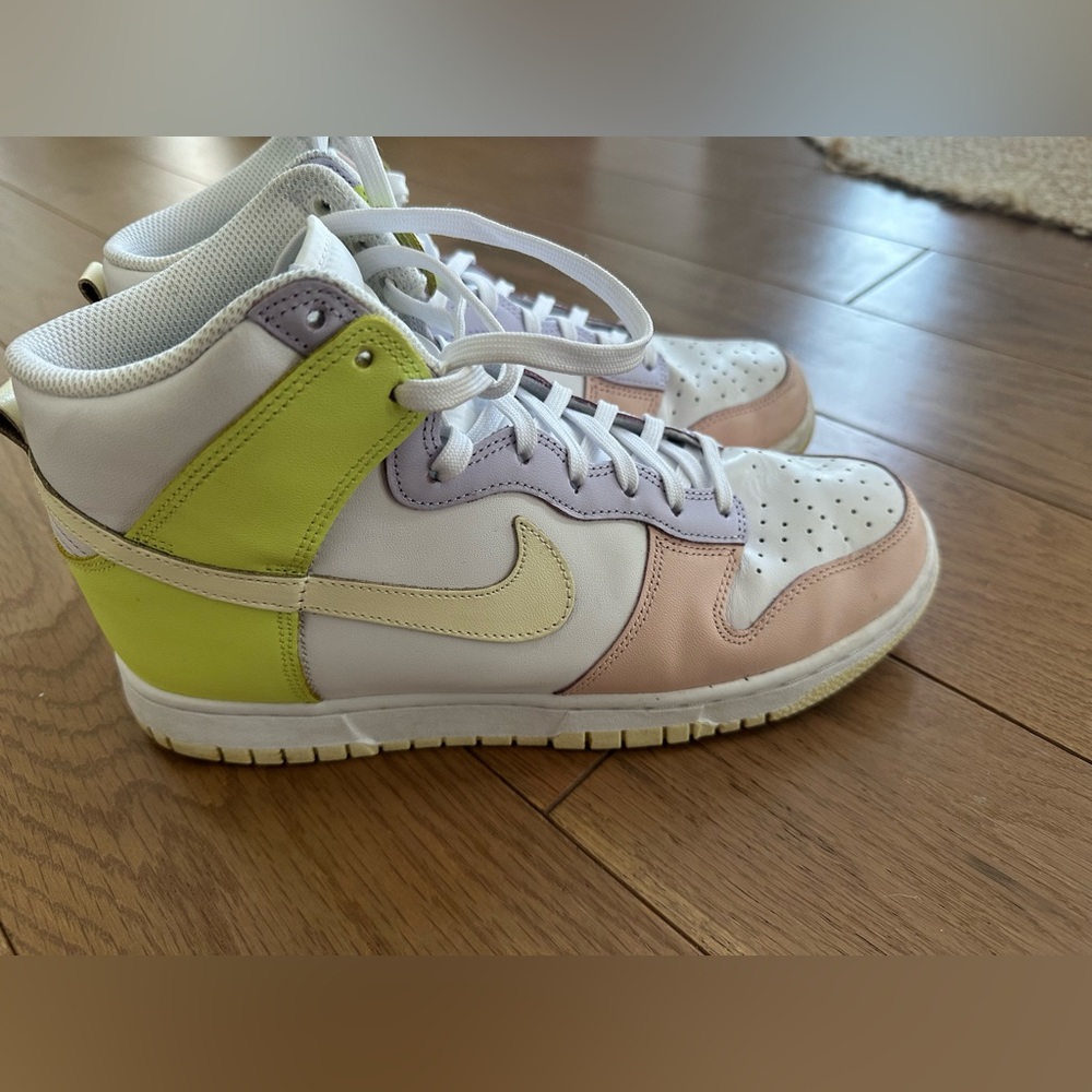 Women’s Nike Dunk High Cashmere 9.5